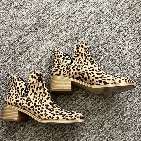 Leopard Booties - Picture 2 of 2